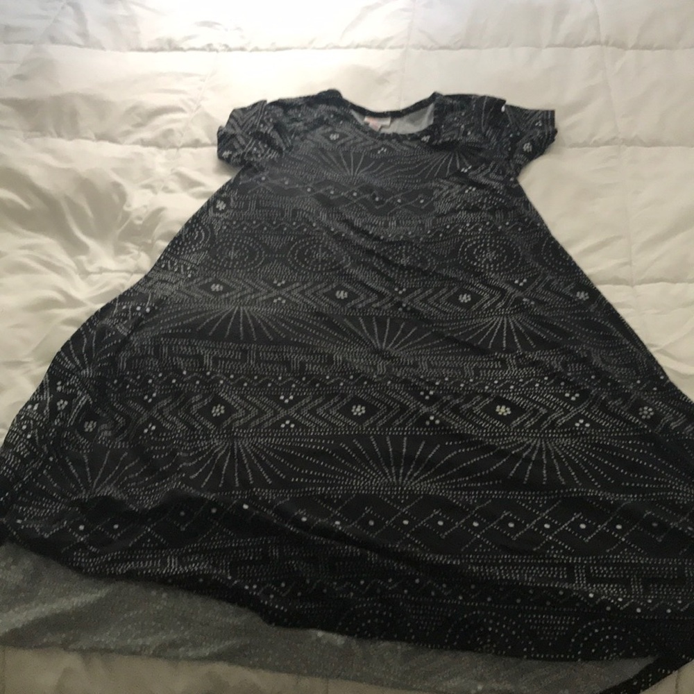 Black and white Carly midi dress